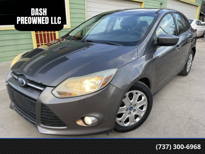 2012 Ford Focus Sedan SE's photo